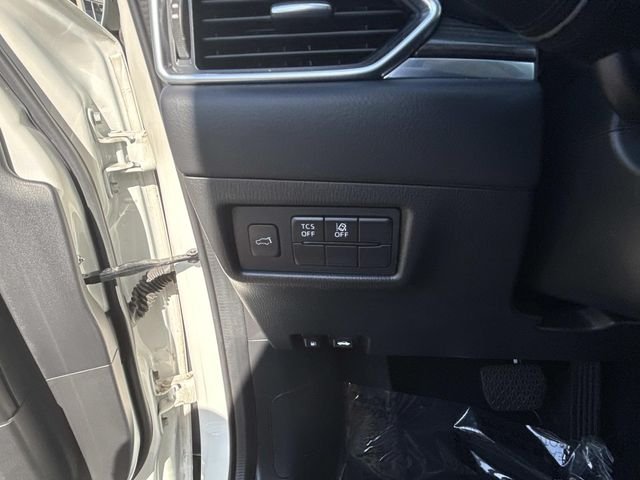 Used 2020 White Mazda Grand Touring image 33