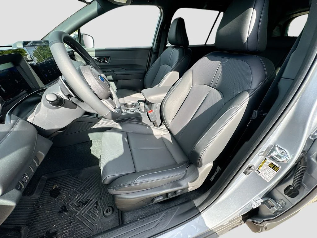 New 2026 ICE SILVER METALLIC Subaru Touring image 25