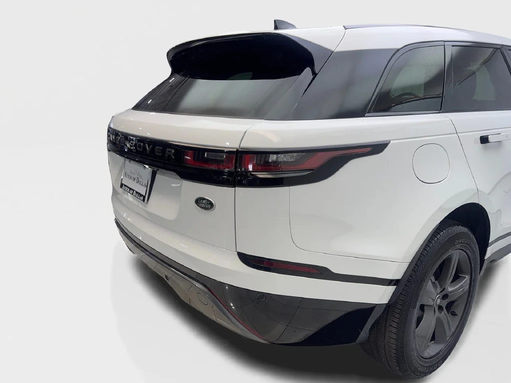 Used 2023 White Land Rover R-Dynamic S image 20
