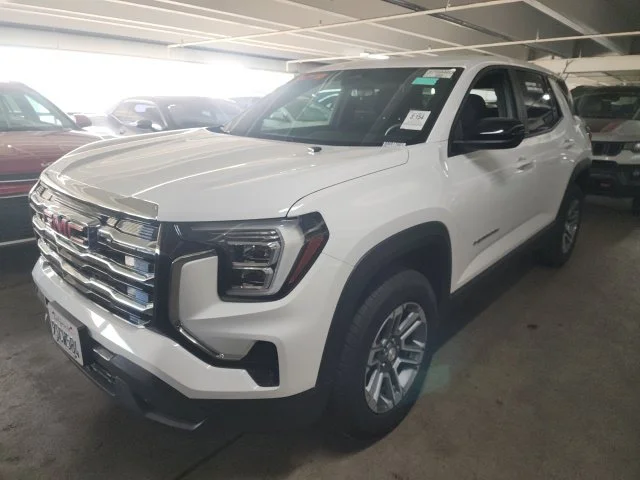 Used 2025 White GMC Elevation image 4