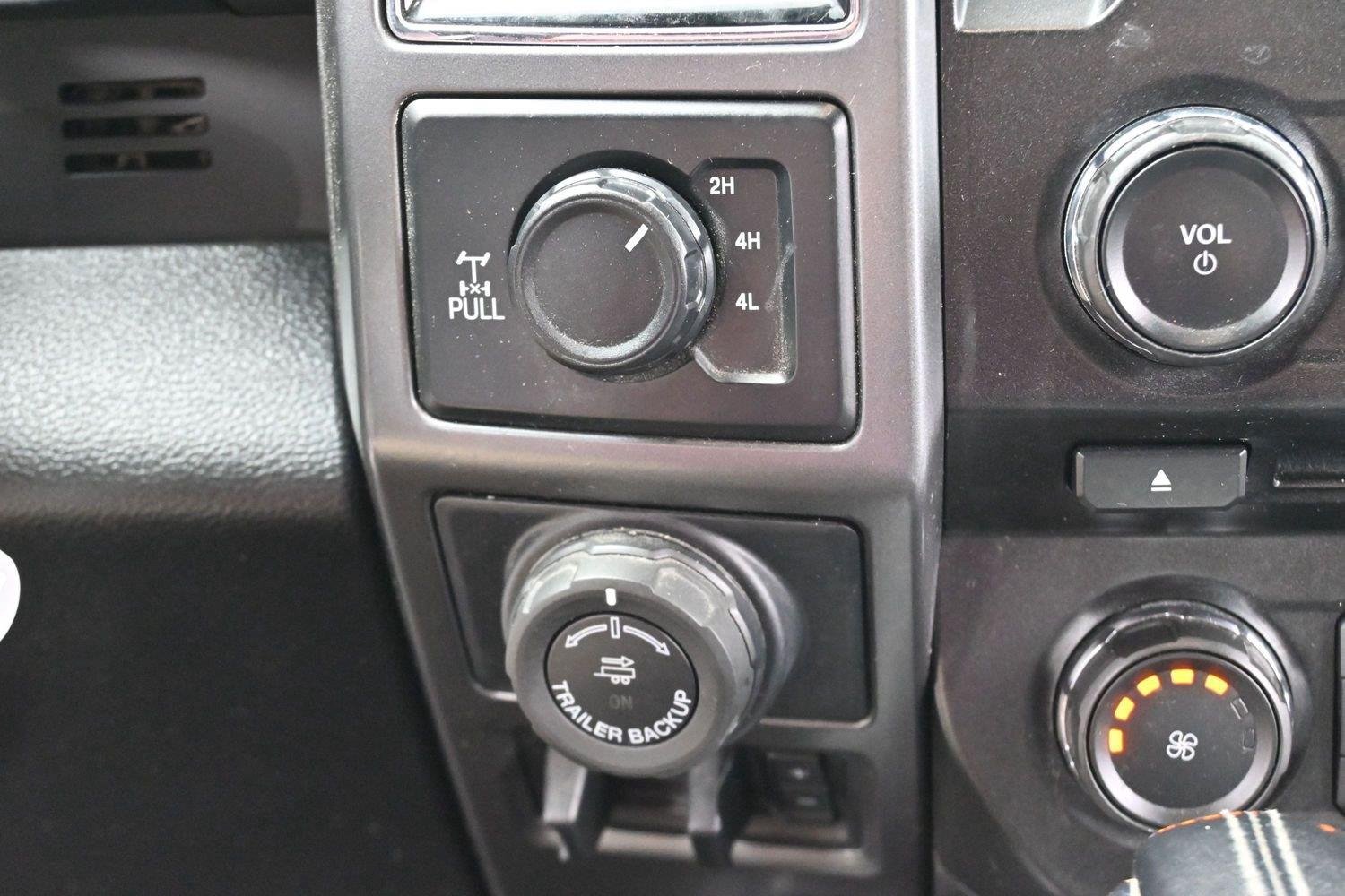Used 2018 Oxford White Ford XLT image 24