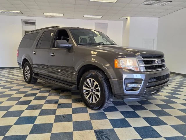 Used 2015  Ford XLT image 1