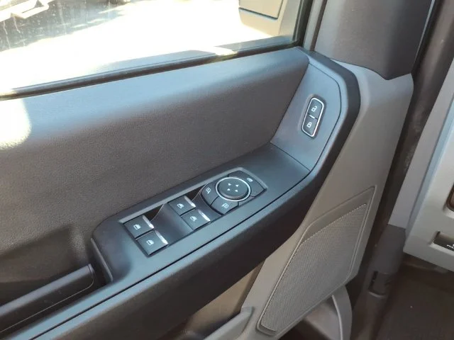Used 2025 White Ford XL image 19