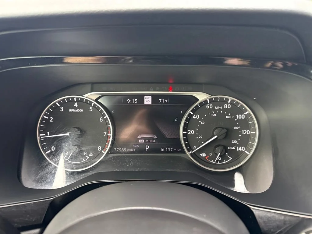 Used 2022  Nissan SL image 9