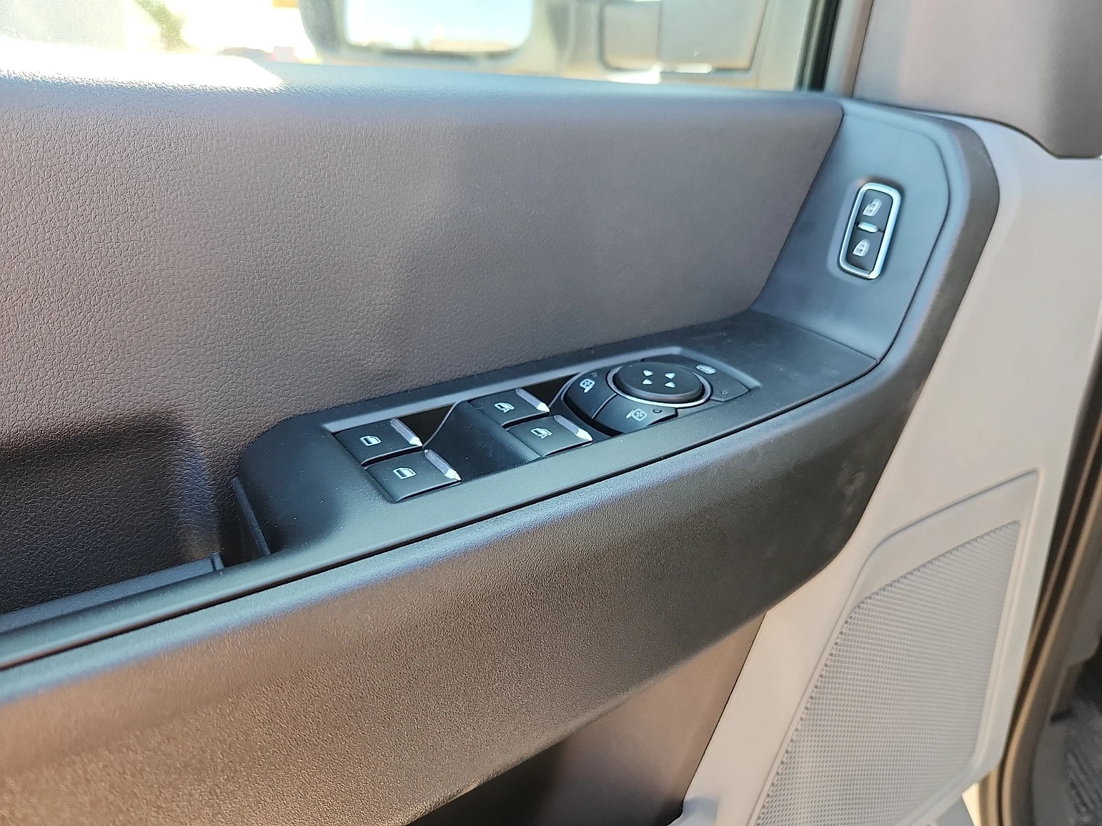 New 2026 Oxford White Ford F-250® XL image 15