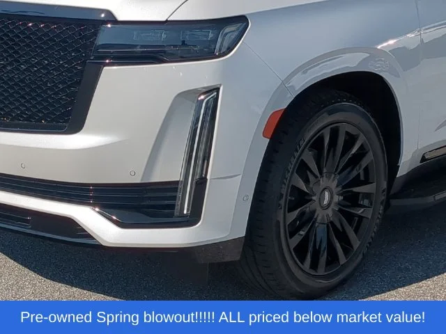 Used 2021 White Cadillac Sport Platinum image 17