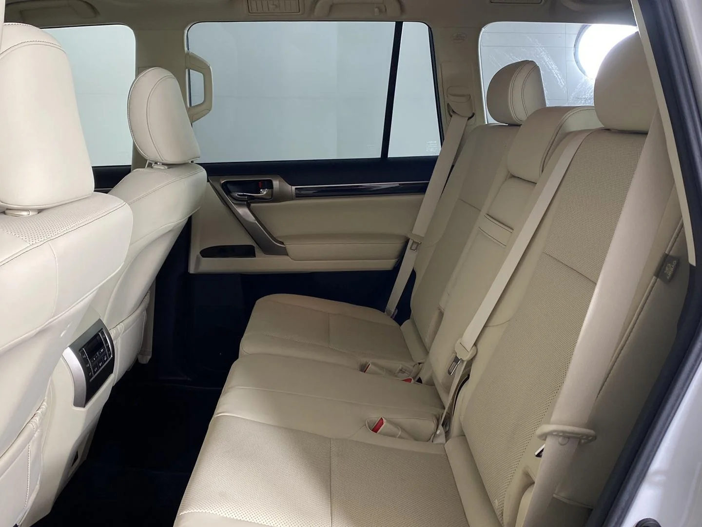 Used 2020 Starfire Pearl Lexus GX 460 Premium image 17