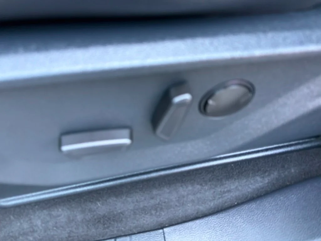 Used 2025 Space White Metallic Ford Lariat image 16