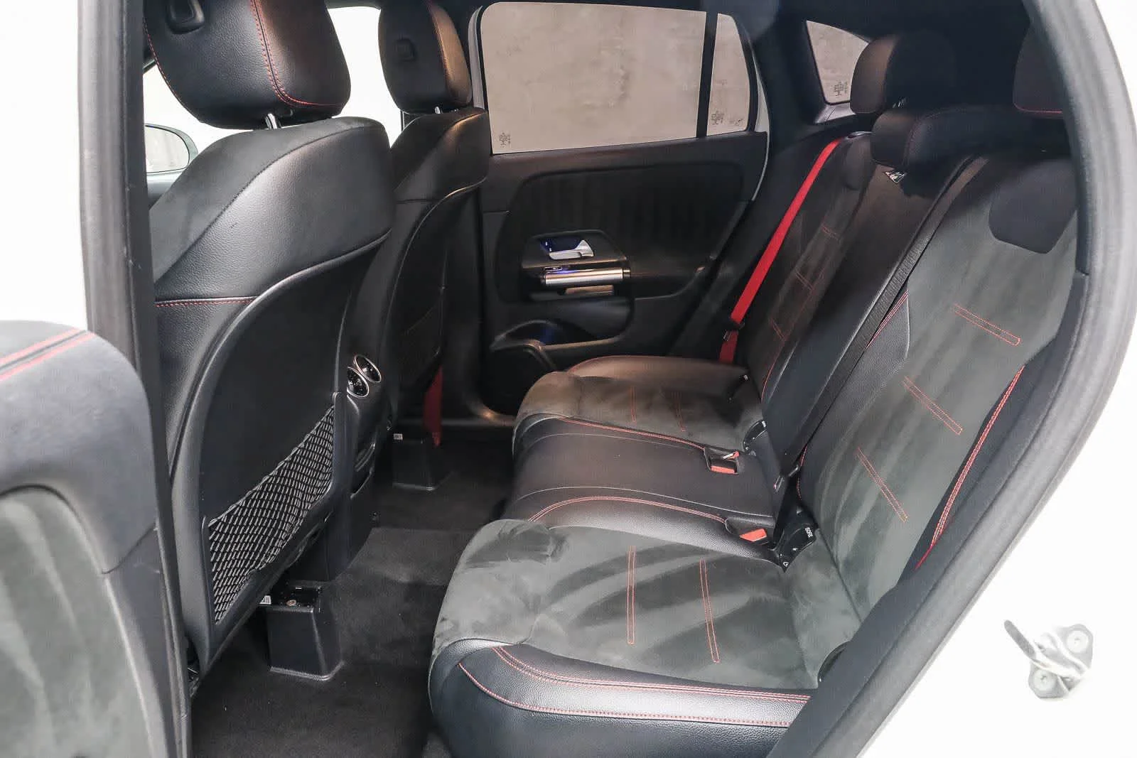 Imagen del Mercedes-Benz AMG® GLA 35 de 2023 en color Blanco Polar, de segunda mano certificado 23
