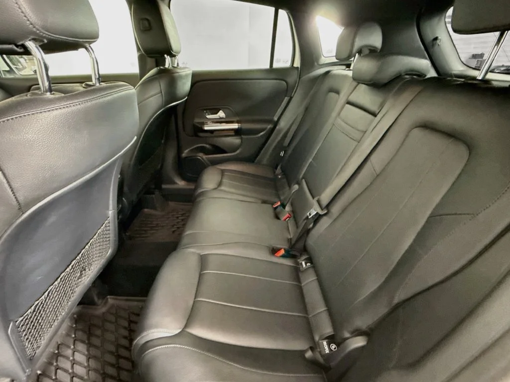 Used 2022 Polar White Mercedes-Benz GLA 250 image 19