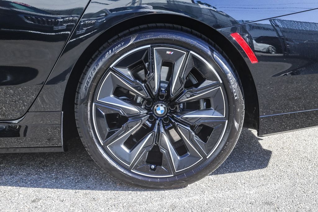 Used 2026 Black Sapphire Metallic BMW 750e xDrive image 8