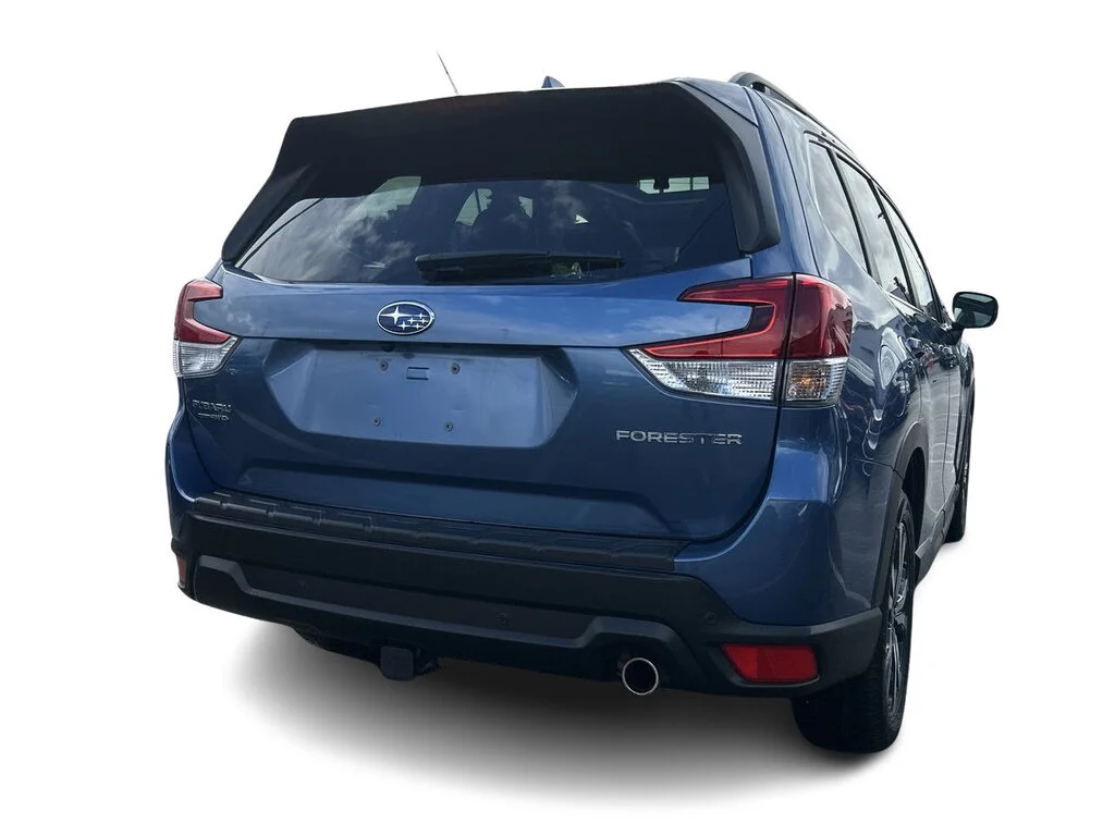 Used 2023 Horizon Blue Pearl Subaru Limited 2.5L CVT Low Mileage   Local BC image 13