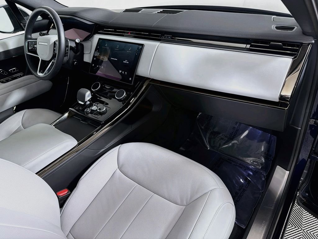 Used 2023 Portofino Blue Metallic Land Rover SE image 31