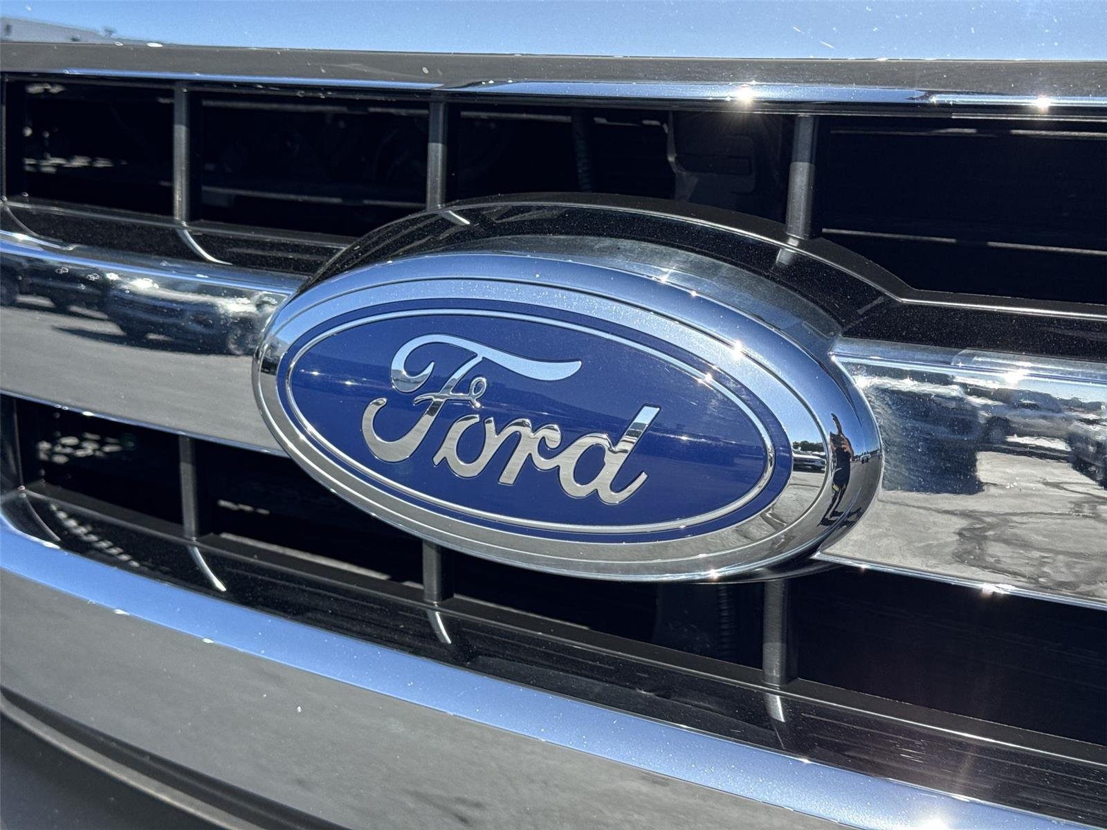 Used 2017 Gold Ford XLT image 37