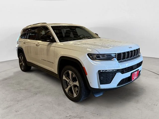 New 2026 White/off-white Jeep Limited image 8