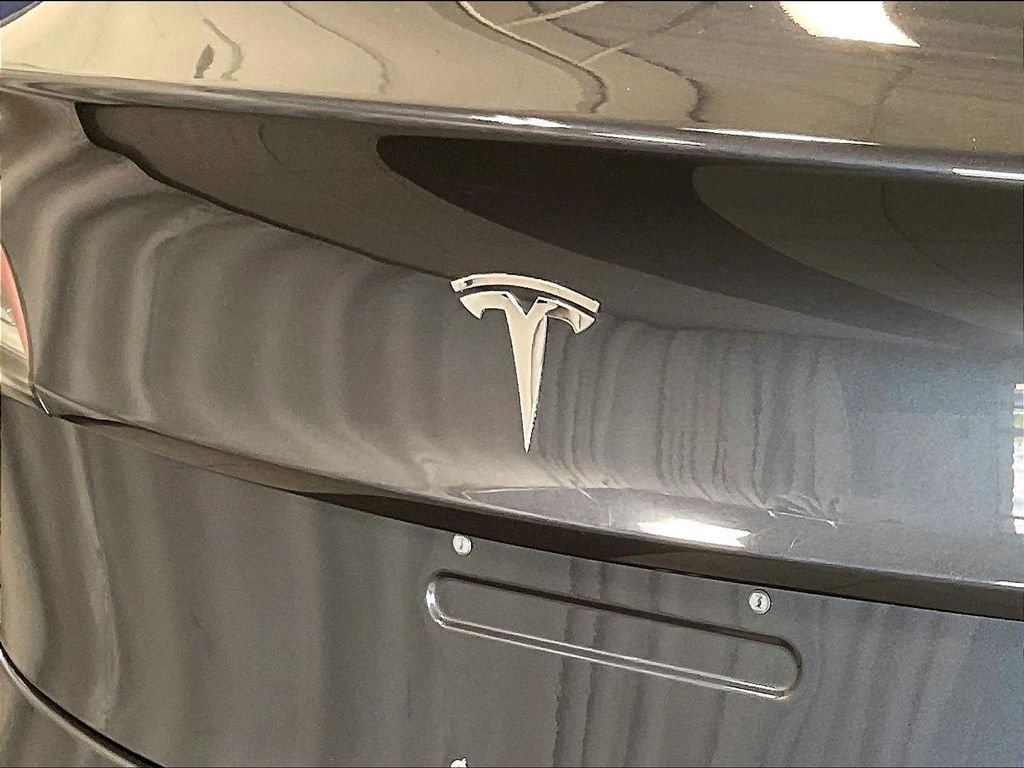 Used 2018 Gray Tesla Long Range image 28