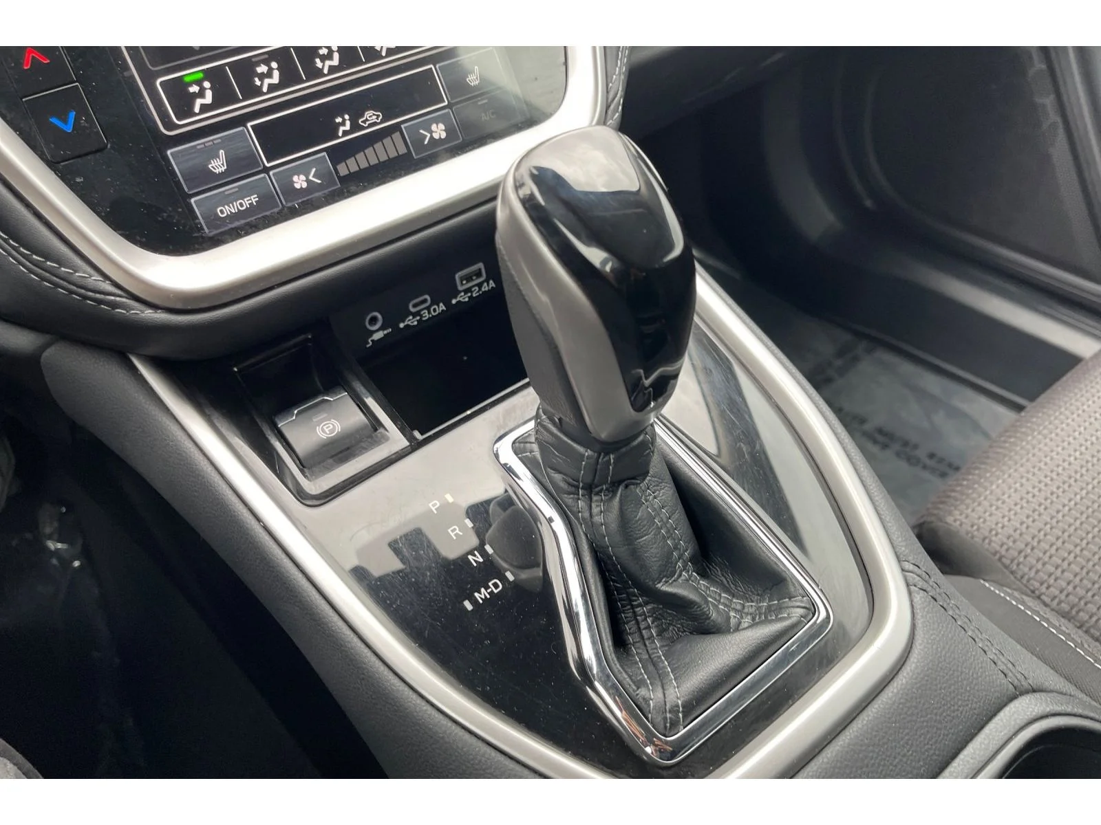 Used 2024 ICE SILVER METALL Subaru Premium image 30