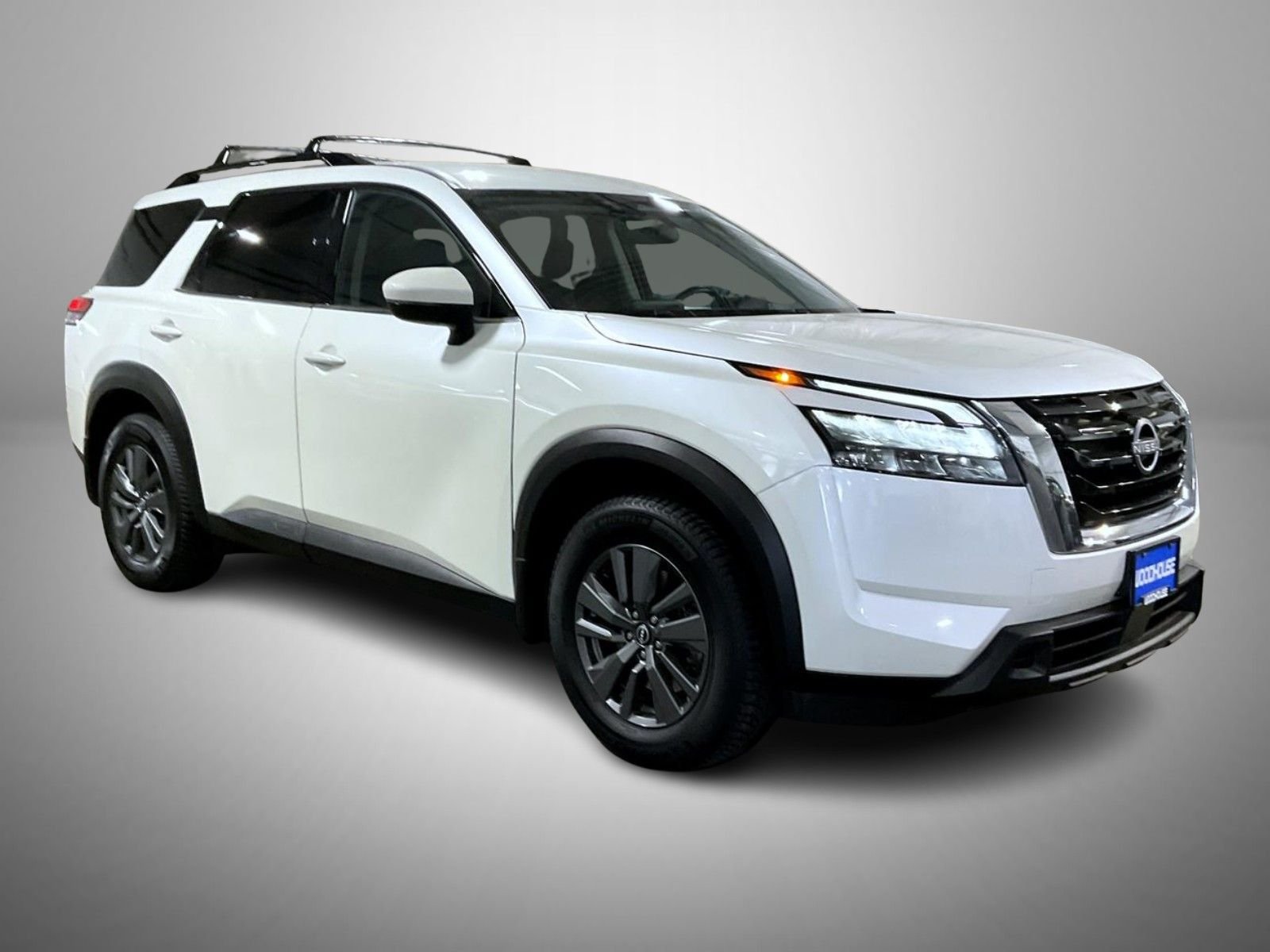 Used 2024 White Nissan SV image 3