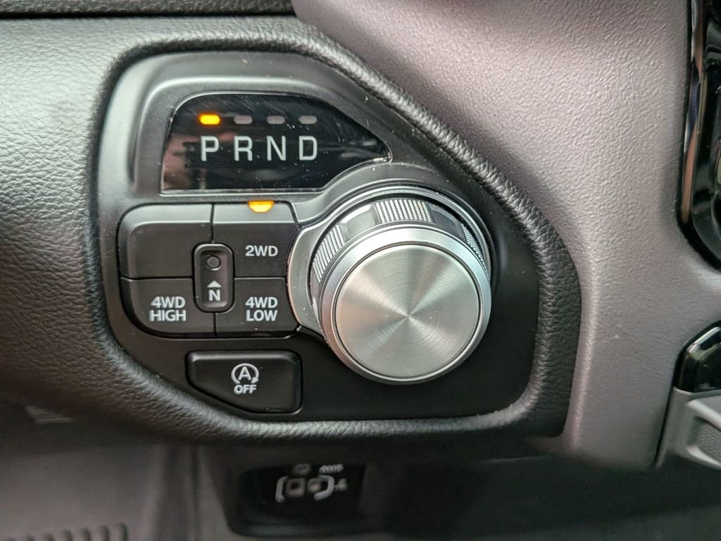 Used 2024 Silver Ram Laramie image 21