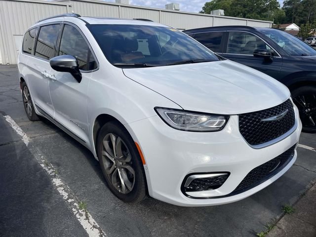 2026 Chrysler Pacifica Pinnacle's photo