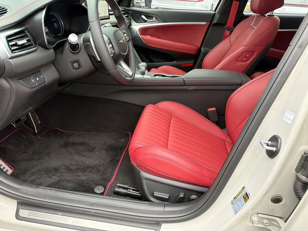 Used 2025 Gray Genesis 2.5T image 9