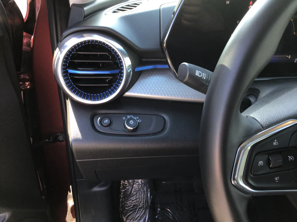 Used 2025 Crimson Metallic Chevrolet LT image 14