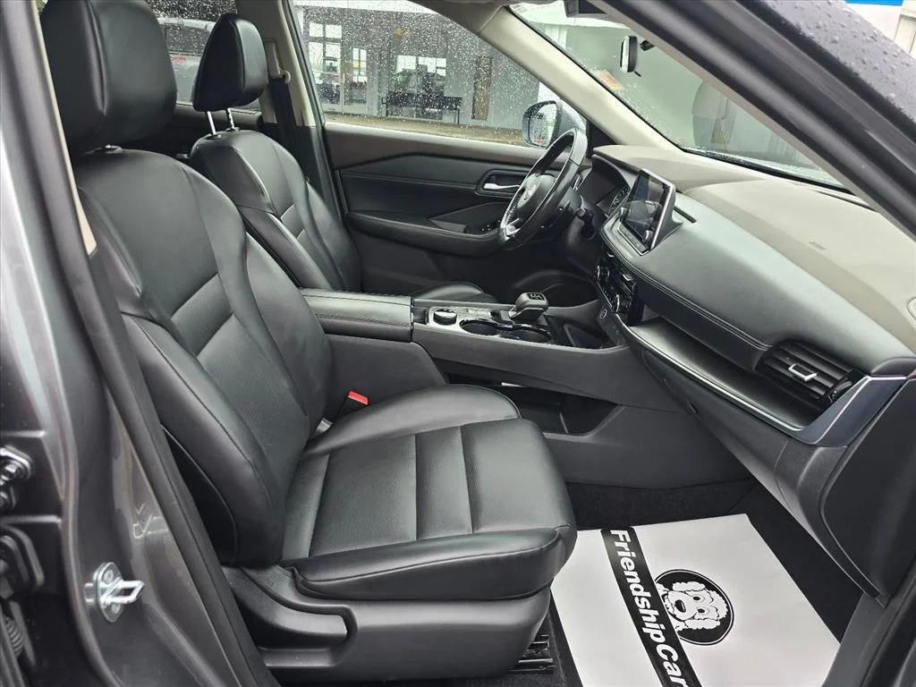 Used 2023 Gray Nissan SV image 15