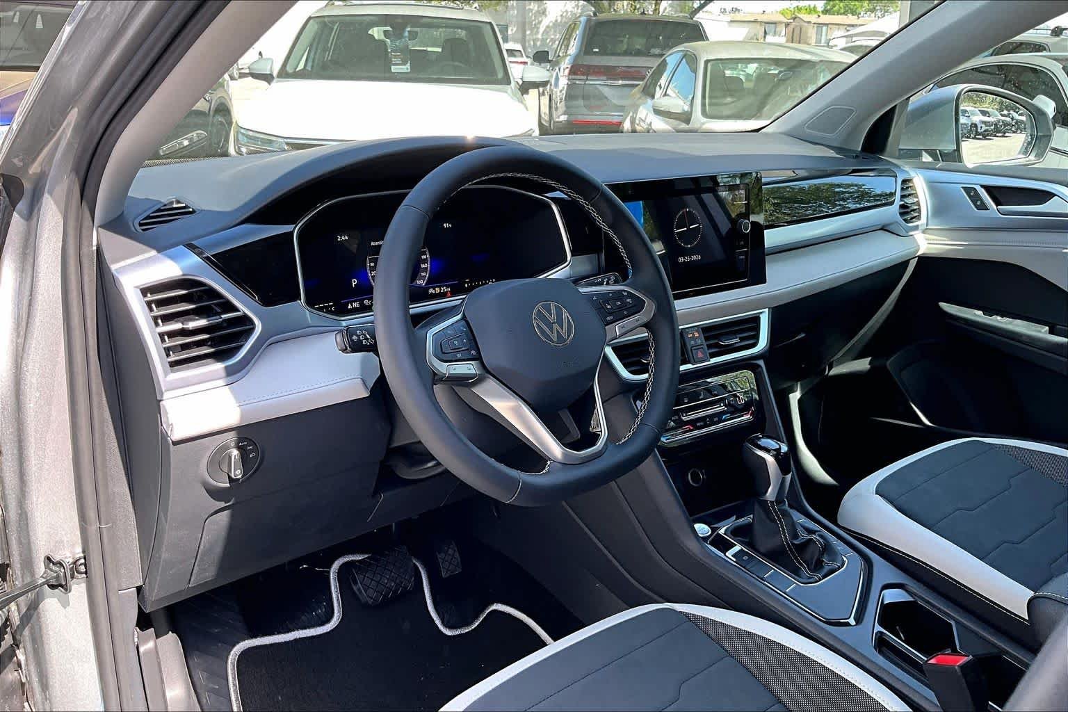 Used 2026 Pyrite Silver Metallic Volkswagen SE image 8