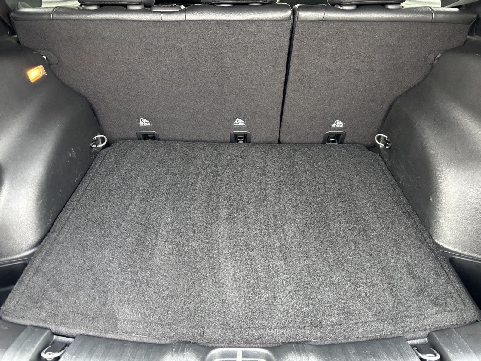 Used 2023 Bright White Clearcoat Jeep Latitude image 33