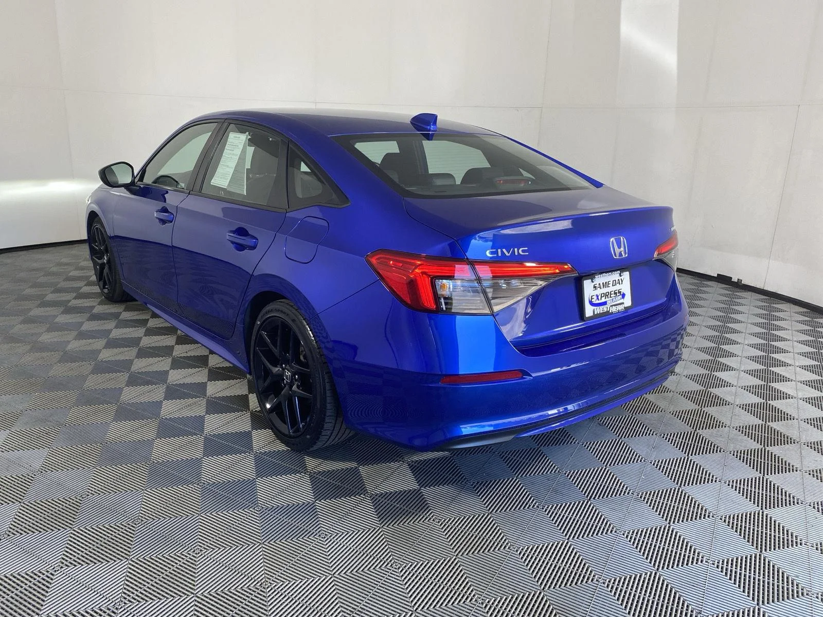Used 2024 Aegean Blue Metallic Honda Sport image 5