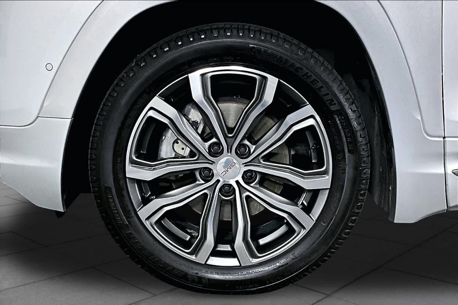 Used 2019 Quicksilver Metallic GMC Denali image 10