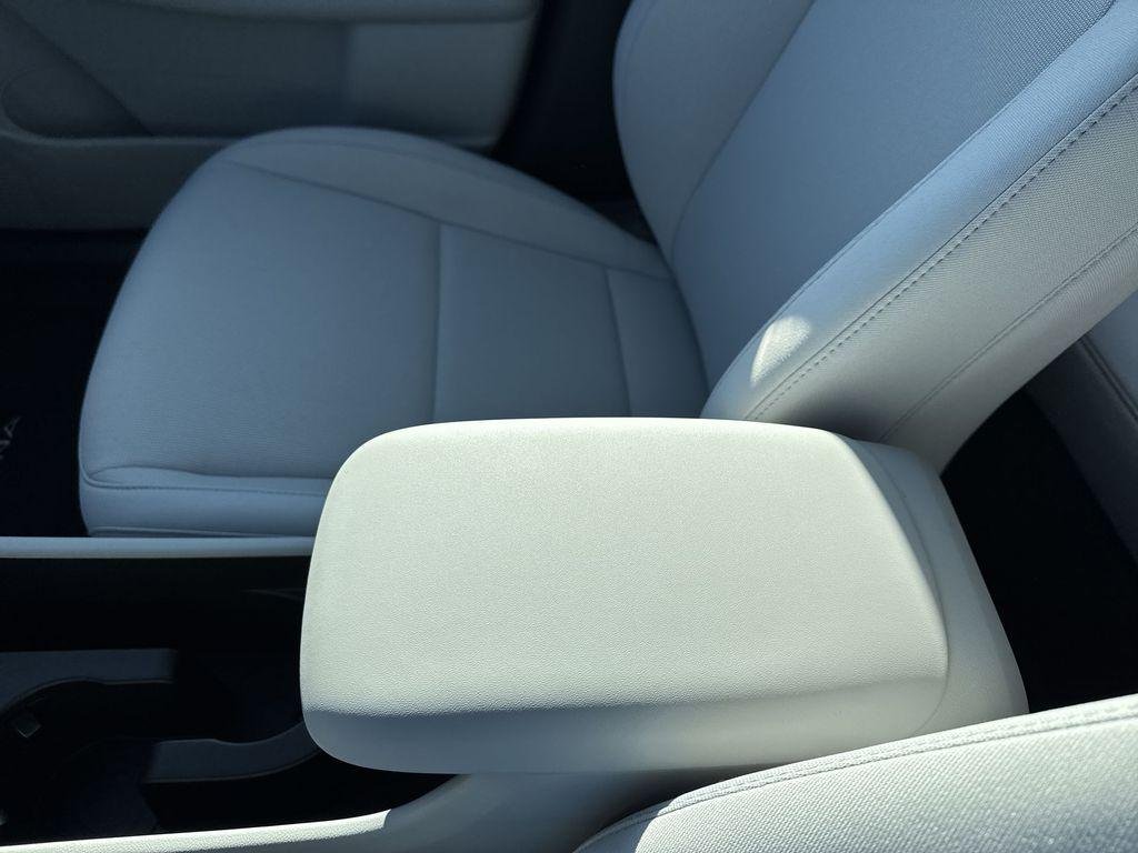 New 2026 Abyss Black Hyundai SE FWD image 22