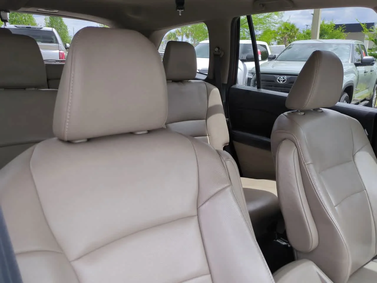 Used 2017  Honda EX-L image 7