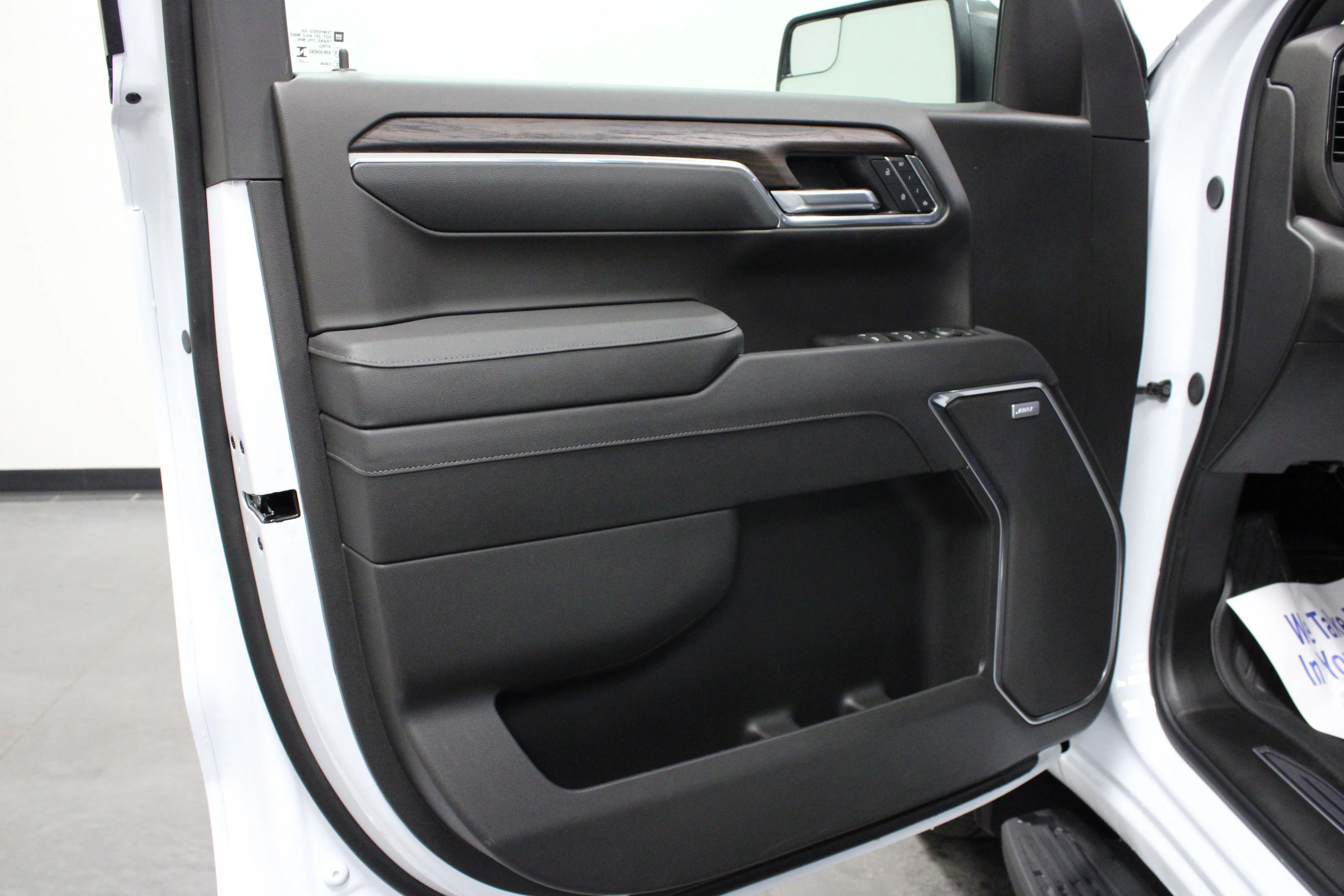 New 2026 Glacier White Tricoat GMC SLT image 11