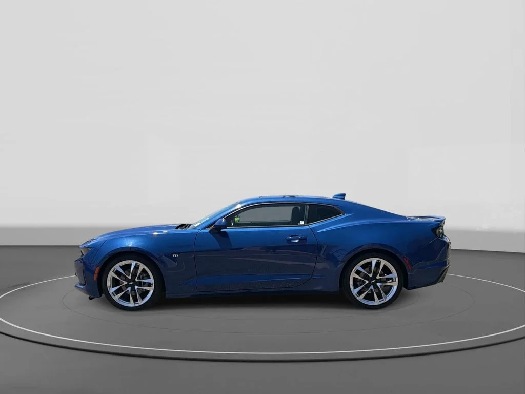Used 2021 Riverside Blue Metallic Chevrolet 2LT image 4