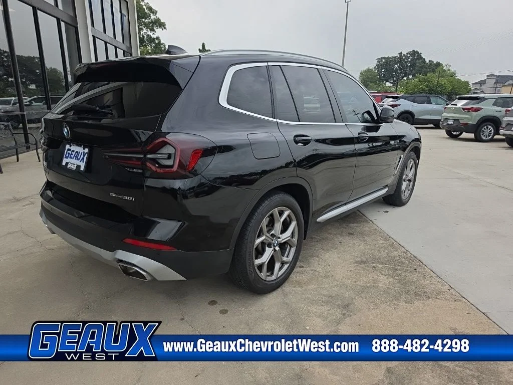 Used 2024 Black BMW sDrive30i image 8