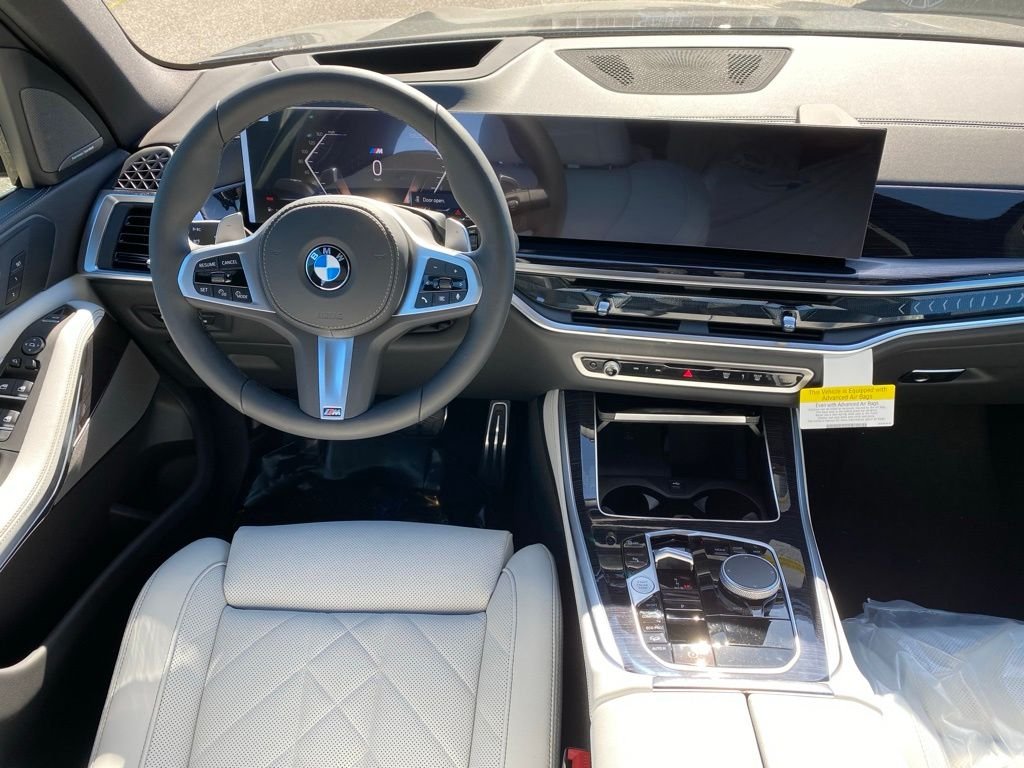 New 2026 Carbon Black Metallic BMW xDrive40i image 9