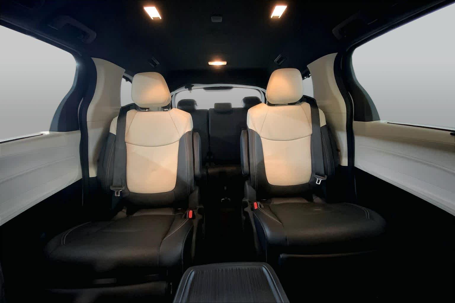 Used 2025 Wind Chill Pearl Toyota Platinum image 19