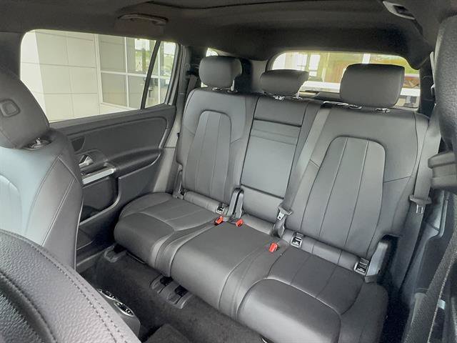 New 2026 Mountain Grey Metallic Mercedes-Benz GLB 250 4MATIC® image 29