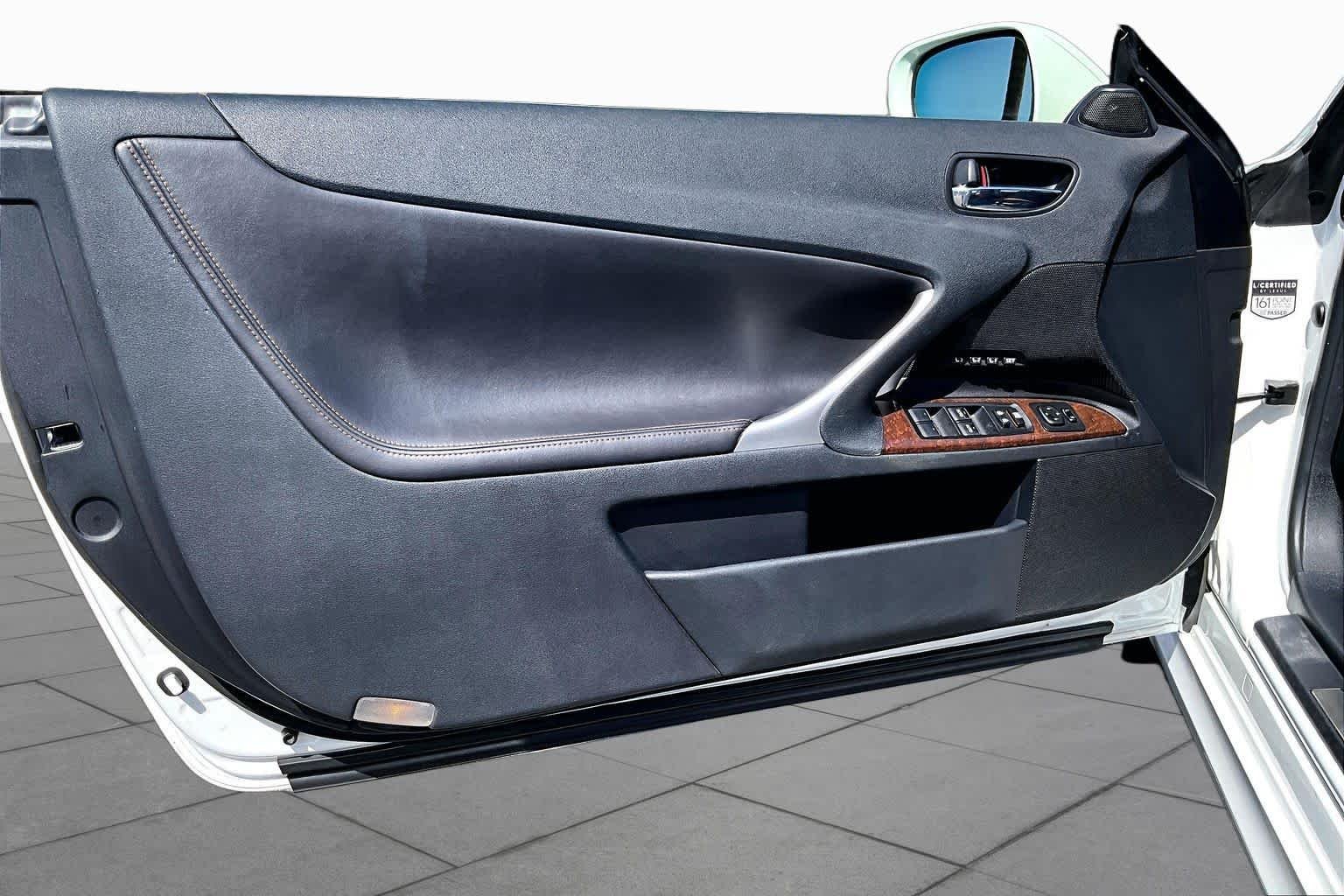 Used 2015 Starfire Pearl Lexus  image 20