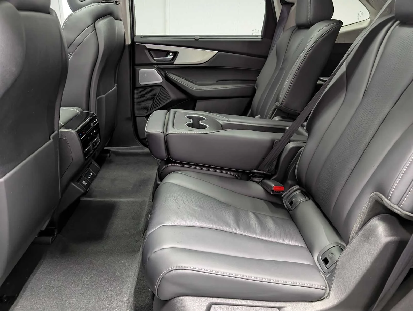 New 2026 Liquid Carbon Metallic Acura w/Technology Package image 20
