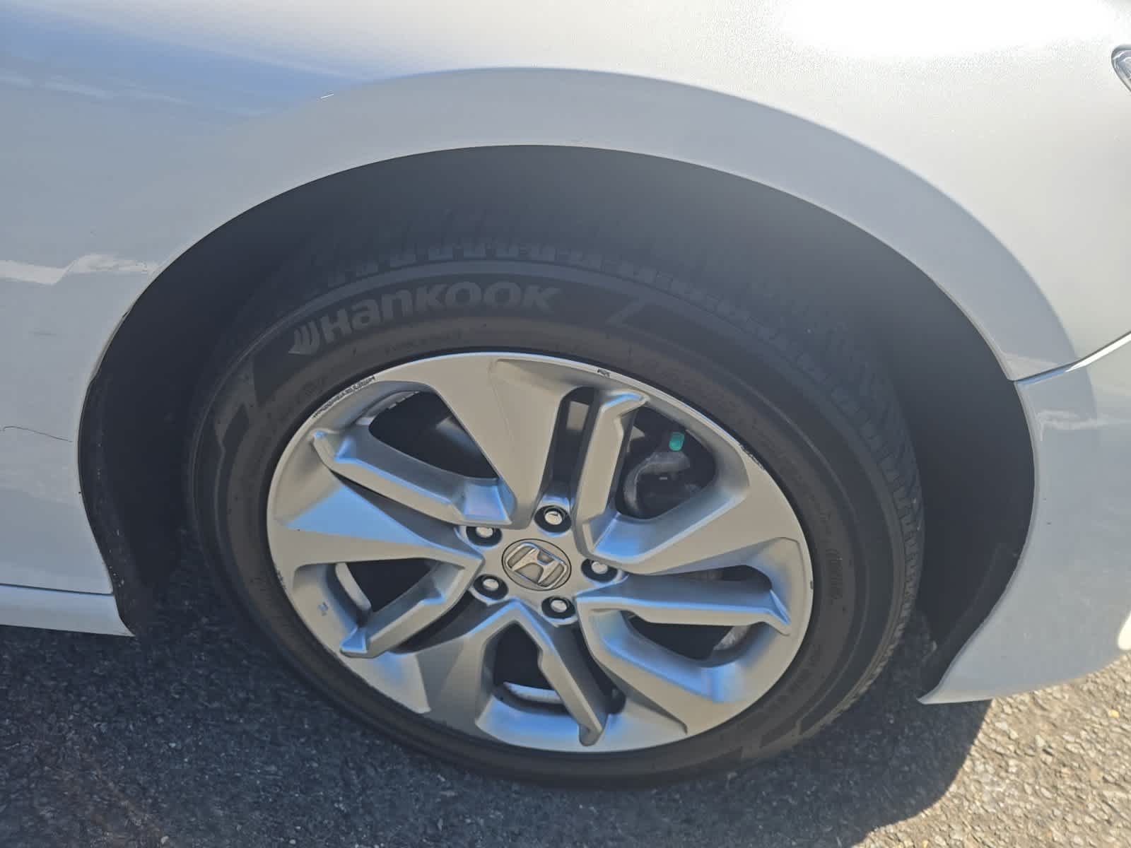 Used 2018 White Honda LX 1.5T image 10