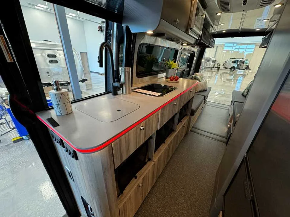 Used 2024 SILVER AIRSTREAM  image 38