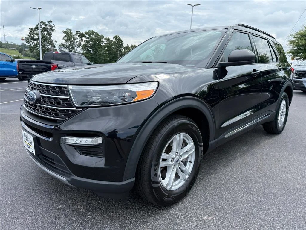 Used 2021 Black Ford XLT image 4