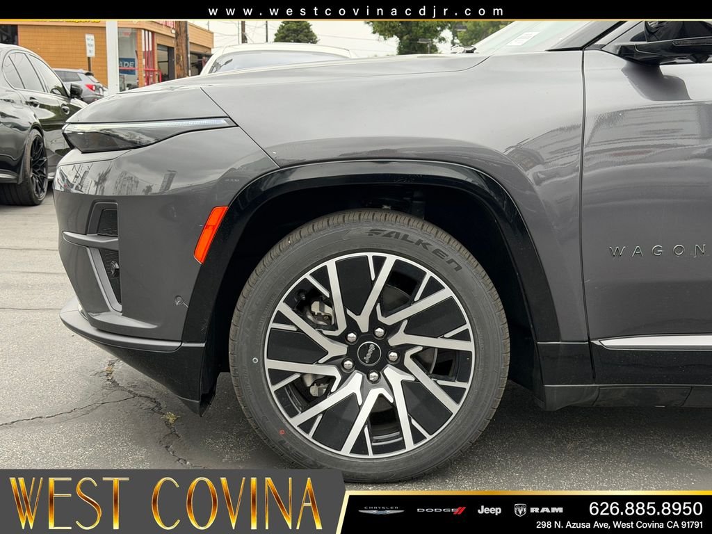 New 2025 Baltic Gray Metallic Clear-Coat Exterior Paint Jeep Limited image 9