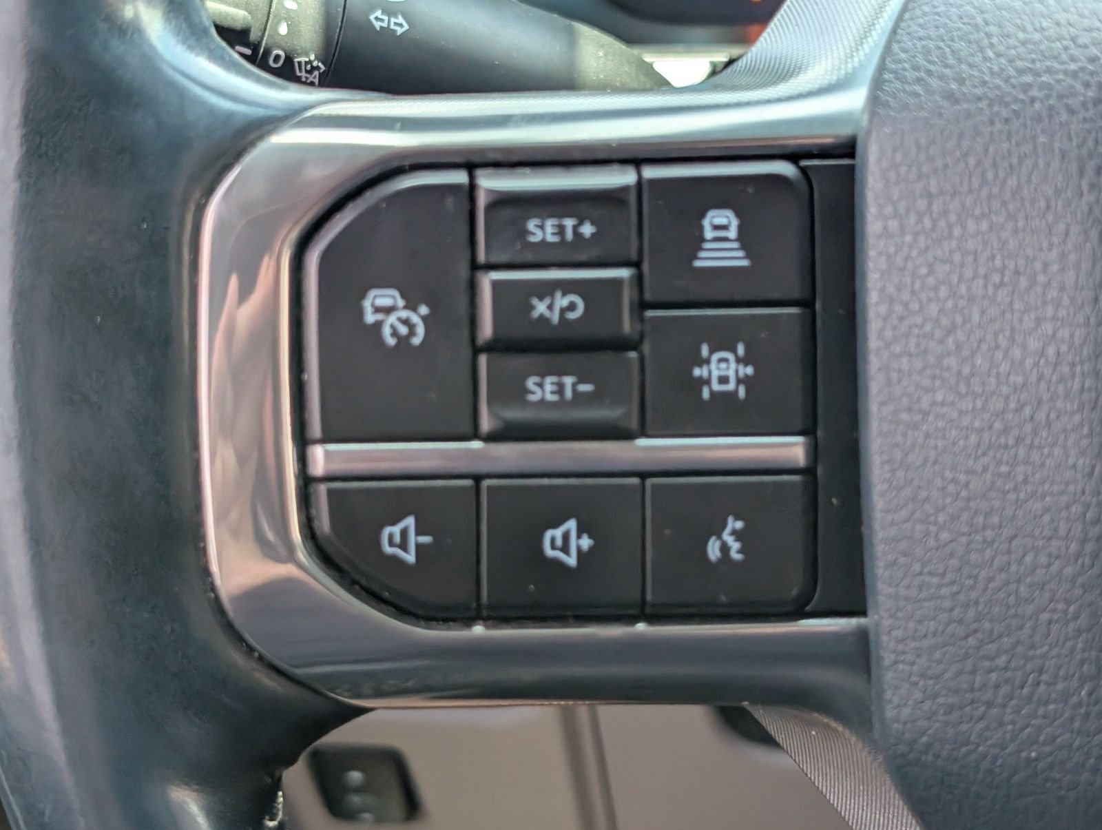 Used 2022 Black Metallic Ford Limited image 29