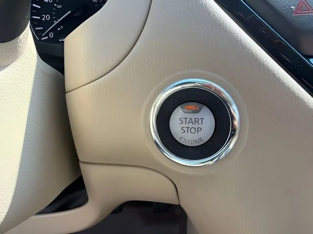 Used 2015 Blue Nissan SV image 19