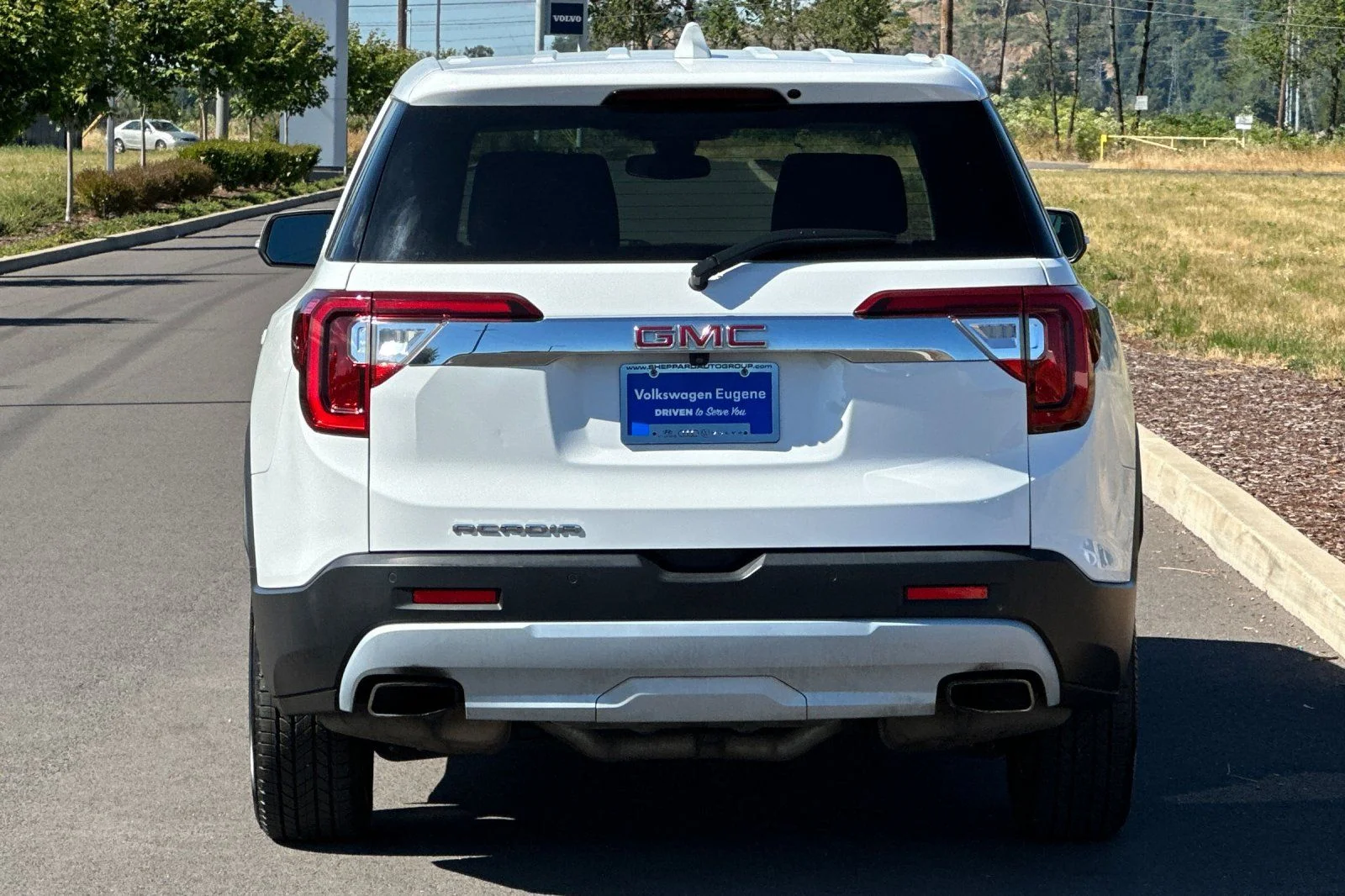 Used 2022 White GMC SLE image 4