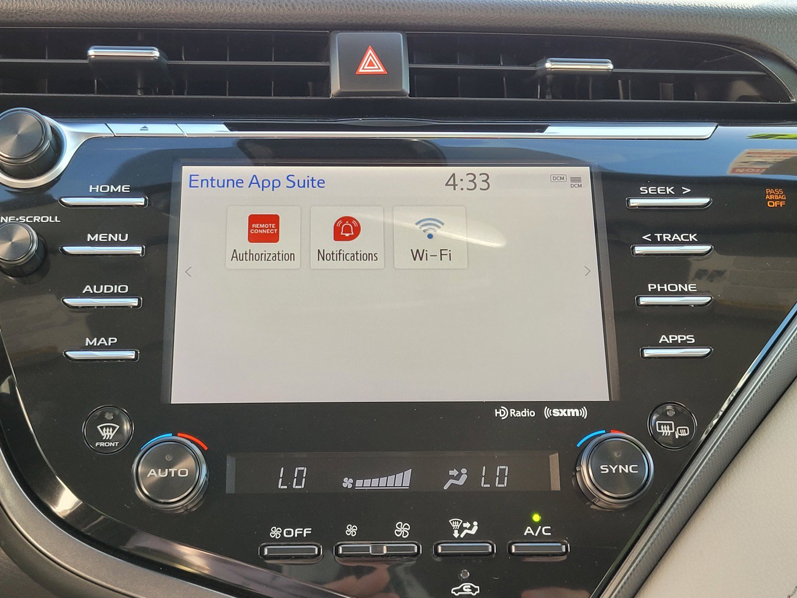 Used 2020 WIND CHILL PEARL Toyota XSE image 19