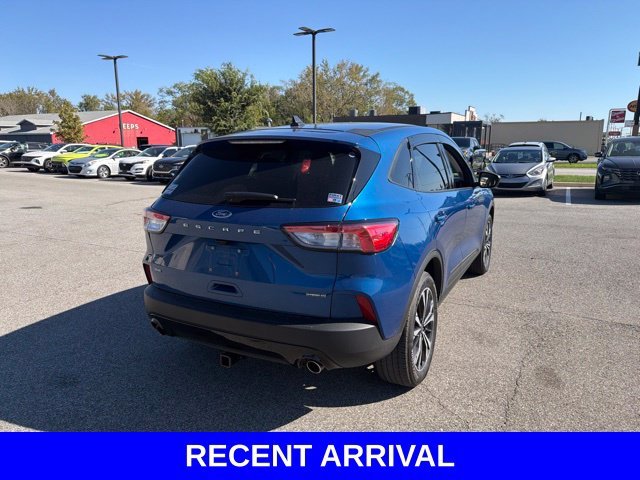 Used 2022 Blue Ford SE image 24